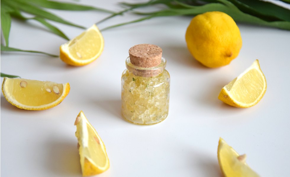 Naturkosmetik-Rezepte für Anfänger Zitronen-Rosmarin-Badesalz