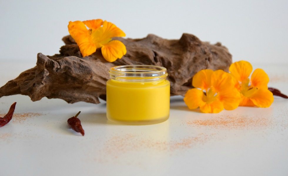 Wärmende Muskelcreme gegen überanspruchte Muskeln