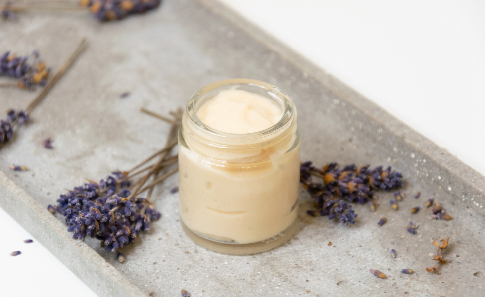 Hautcreme mit Benzoe und Lavendel