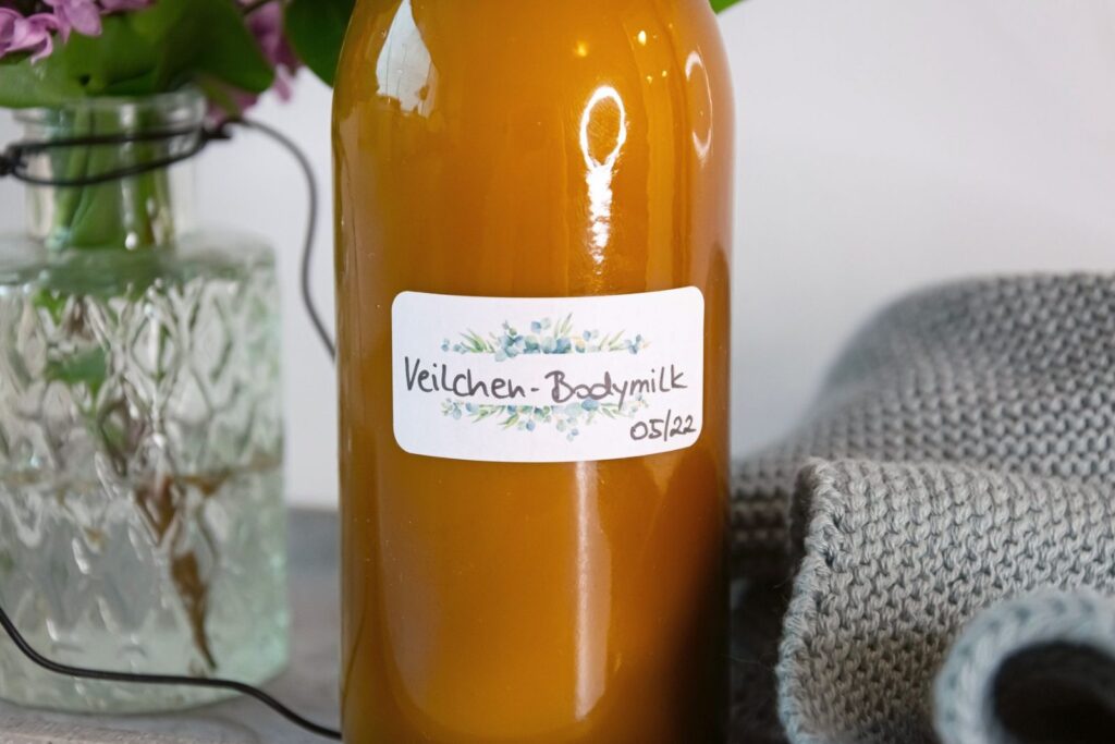 Feuchtigkeitsspendende Veilchen-Bodymilk für den Sommer